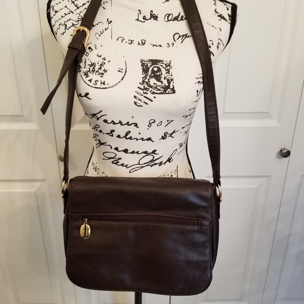 Laura Scott purse